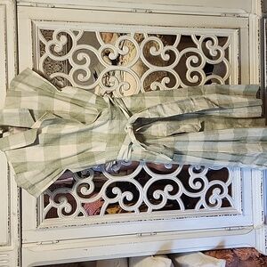 Gal Meets Glam Plaid Wrap Dress, Size 6